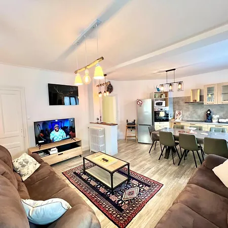 Casa vacanze Majestic Mountain - Endroit Magique - 20 Personnes *